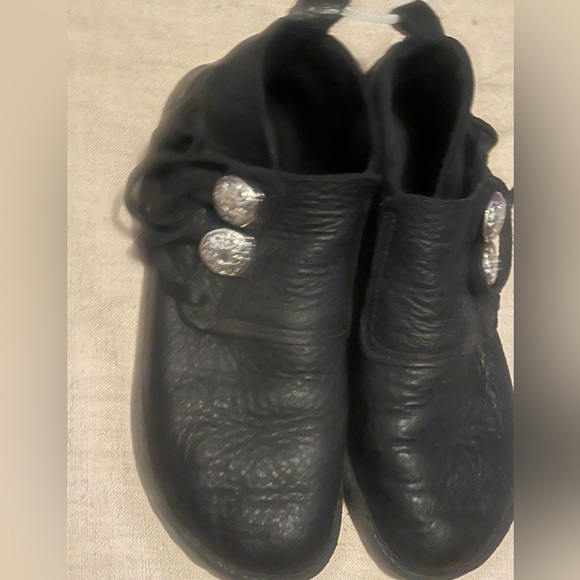 Two Button Boot Native Earth Boots - Picture 2 of 4